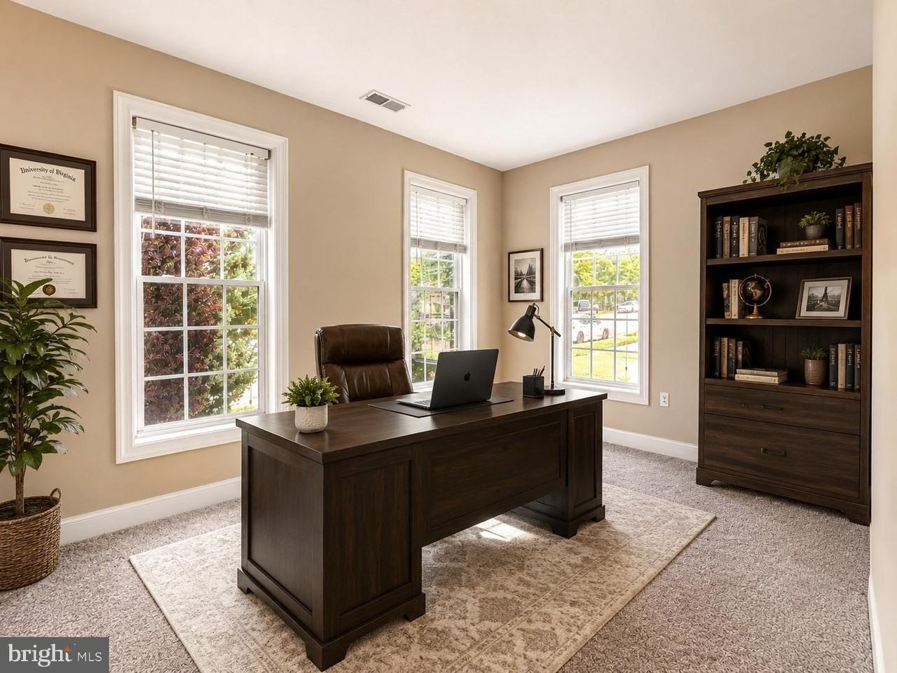 2261 Potomac Club Pkwy - Photo 4 of 25