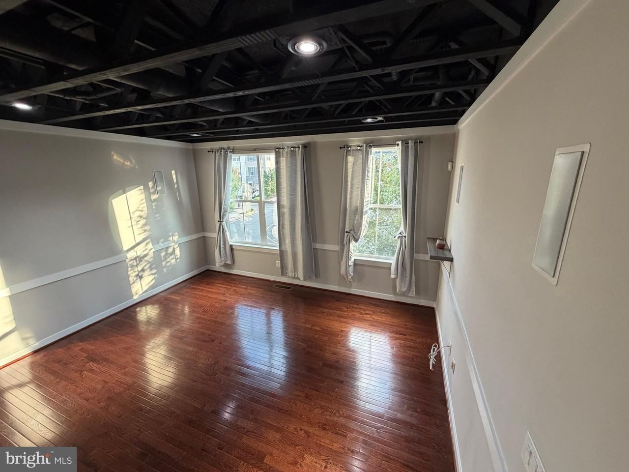 803 Woodstream Blvd #902 - Photo 5 of 24