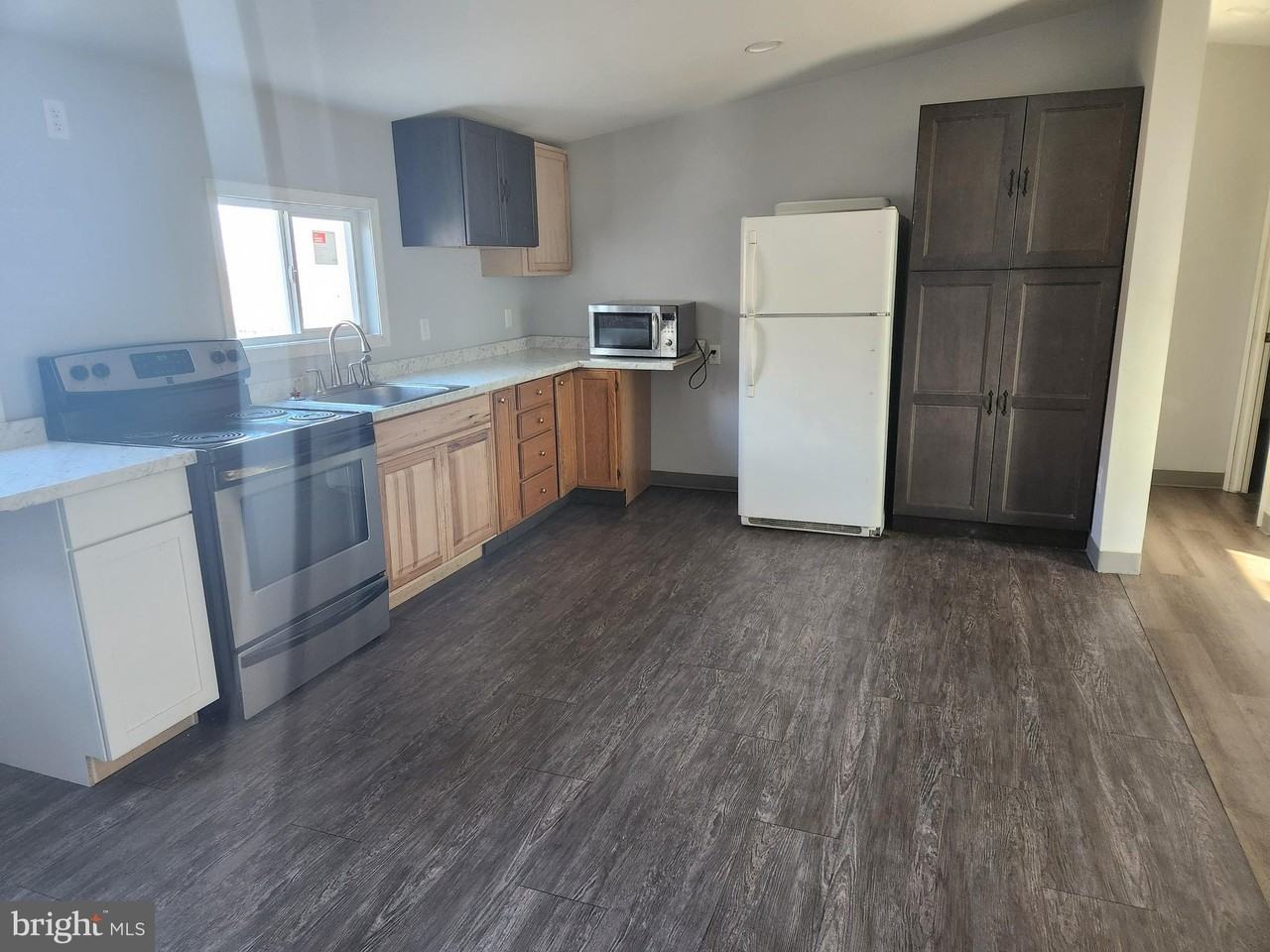 164 Rudolph Ct - Photo 3 of 12