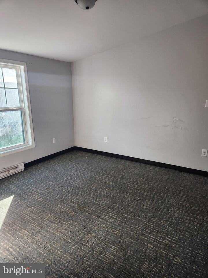 164 Rudolph Ct - Photo 5 of 12
