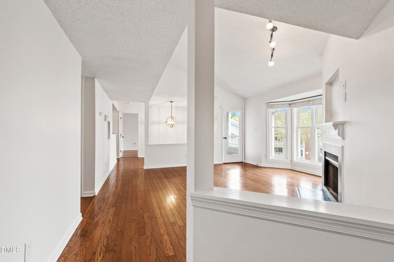 911 Washington St #301 - Photo 3 of 50