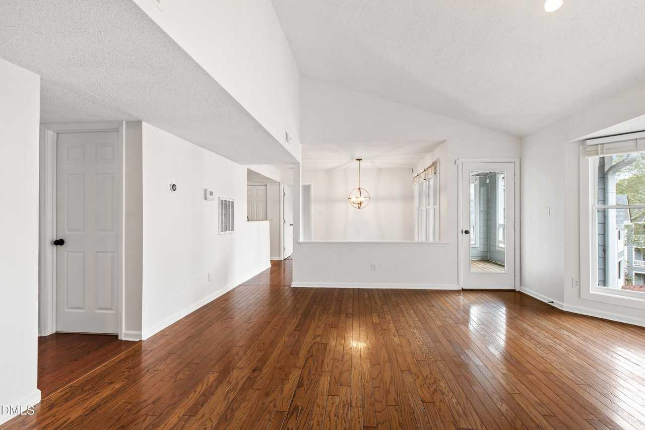 911 Washington St #301 - Photo 5 of 50