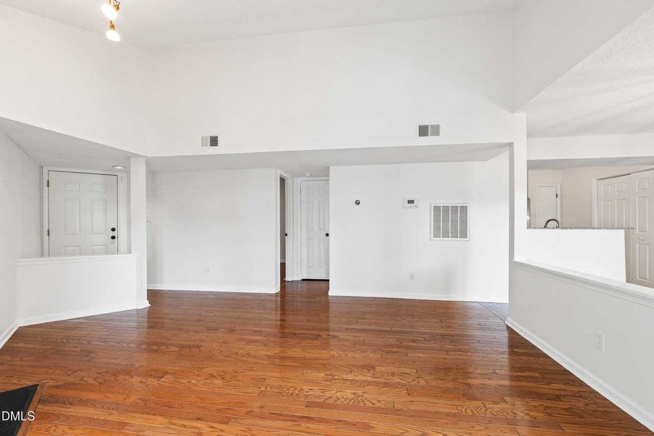 911 Washington St #301 - Photo 7 of 50
