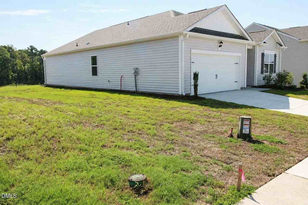 71 Saddle Mare St - Photo 2 of 35