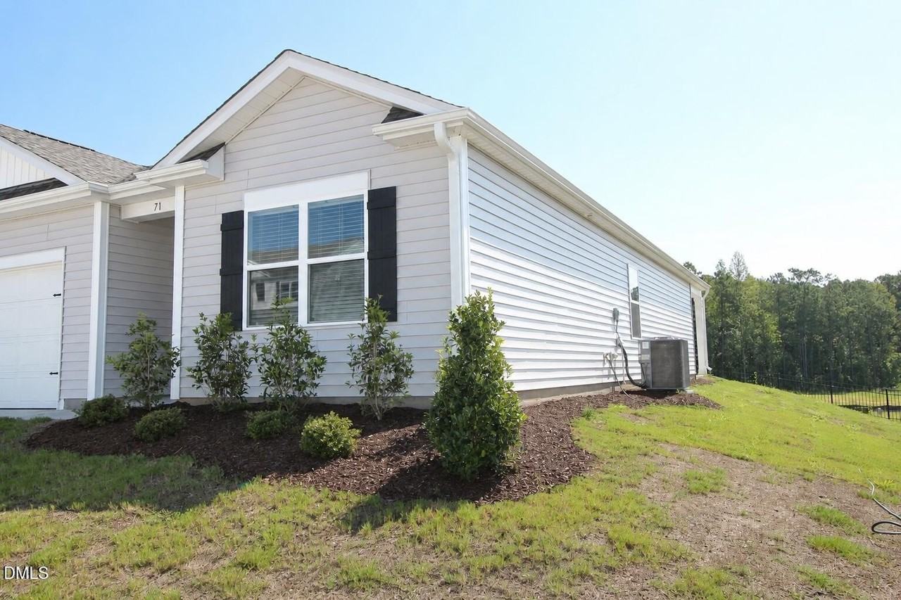 71 Saddle Mare St - Photo 3 of 35
