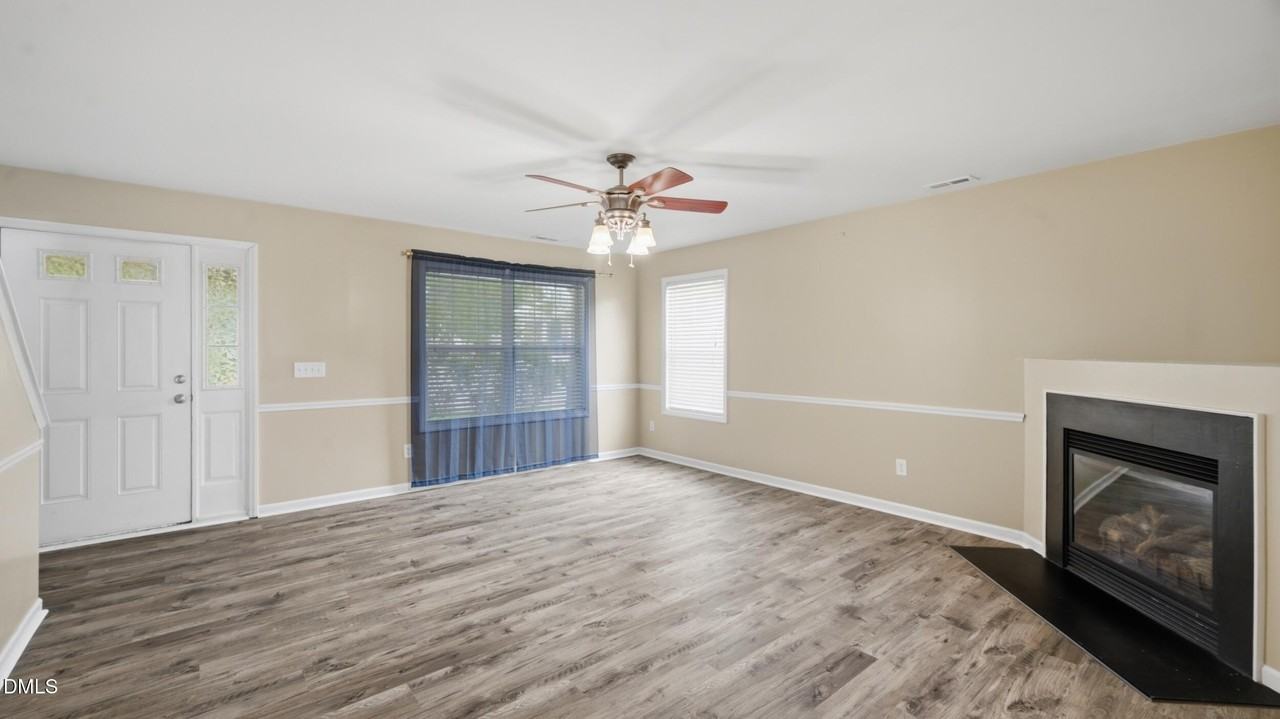 1301 Silver Dr - Photo 4 of 30