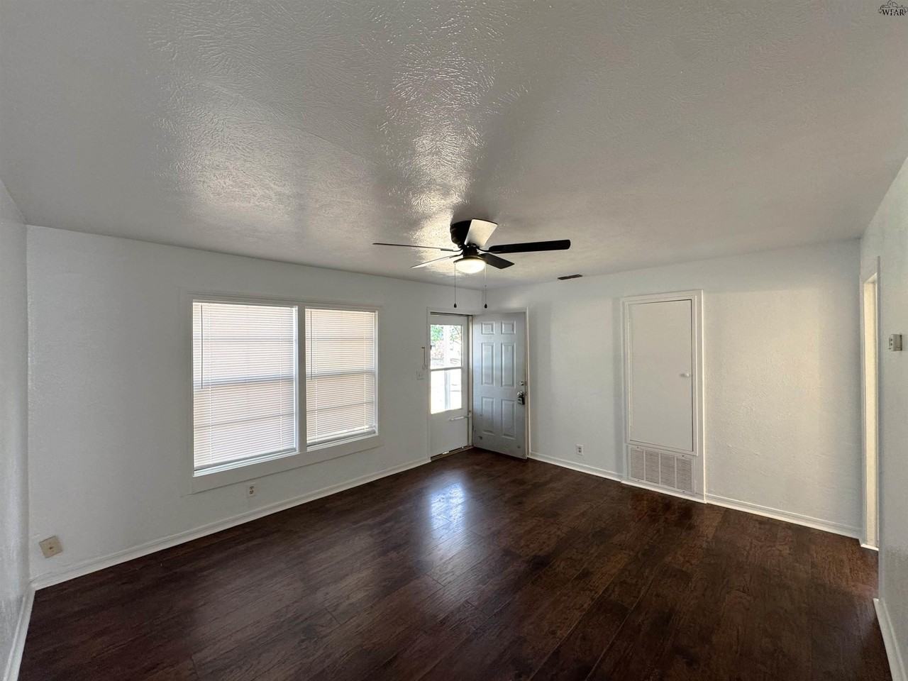 4328 Featherston Ave - Photo 2 of 15