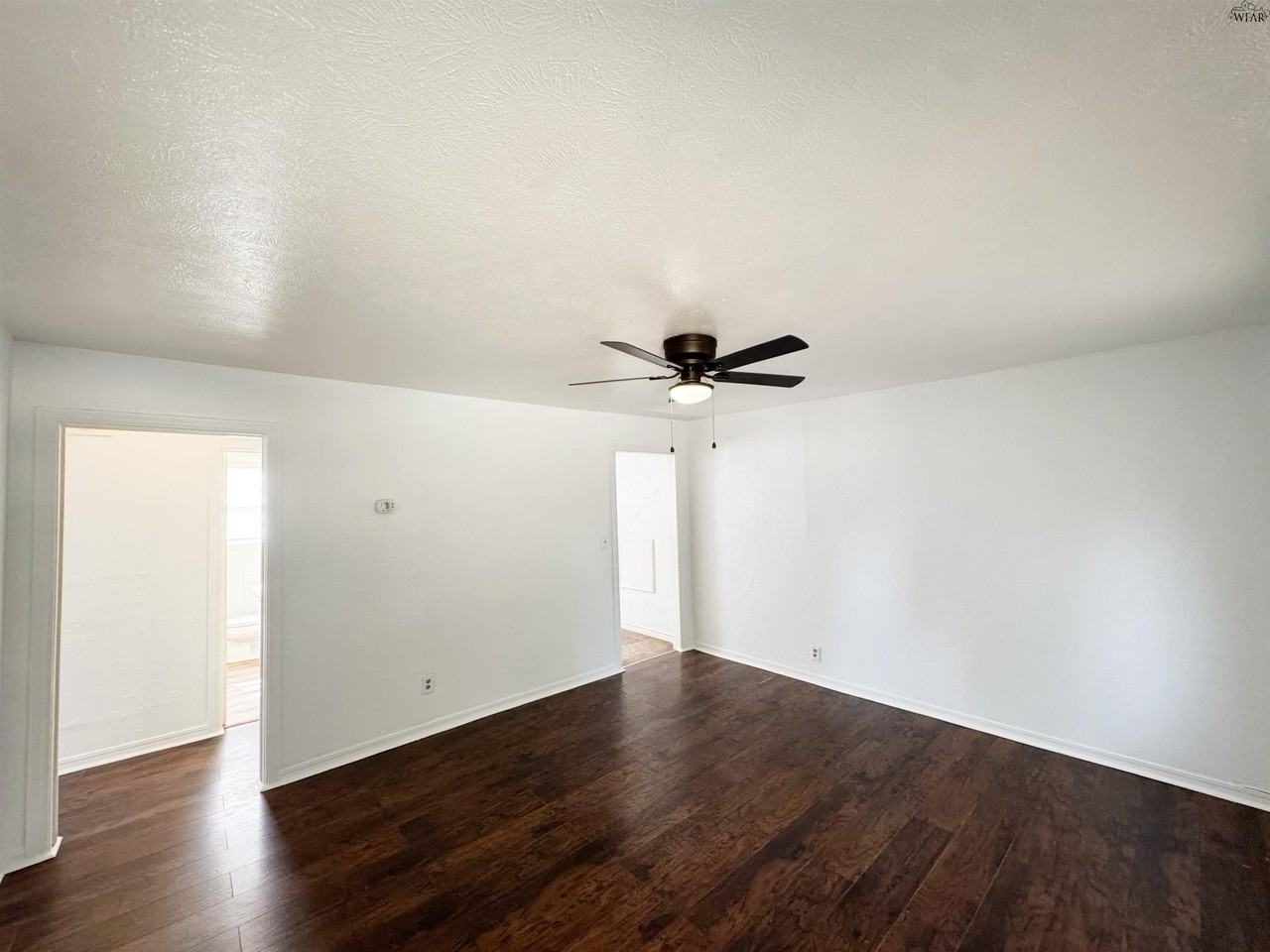 4328 Featherston Ave - Photo 3 of 15
