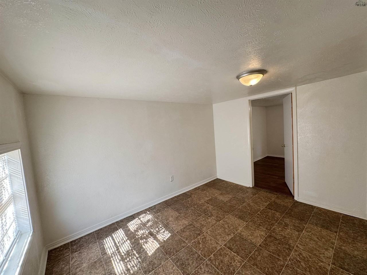 4328 Featherston Ave - Photo 5 of 15