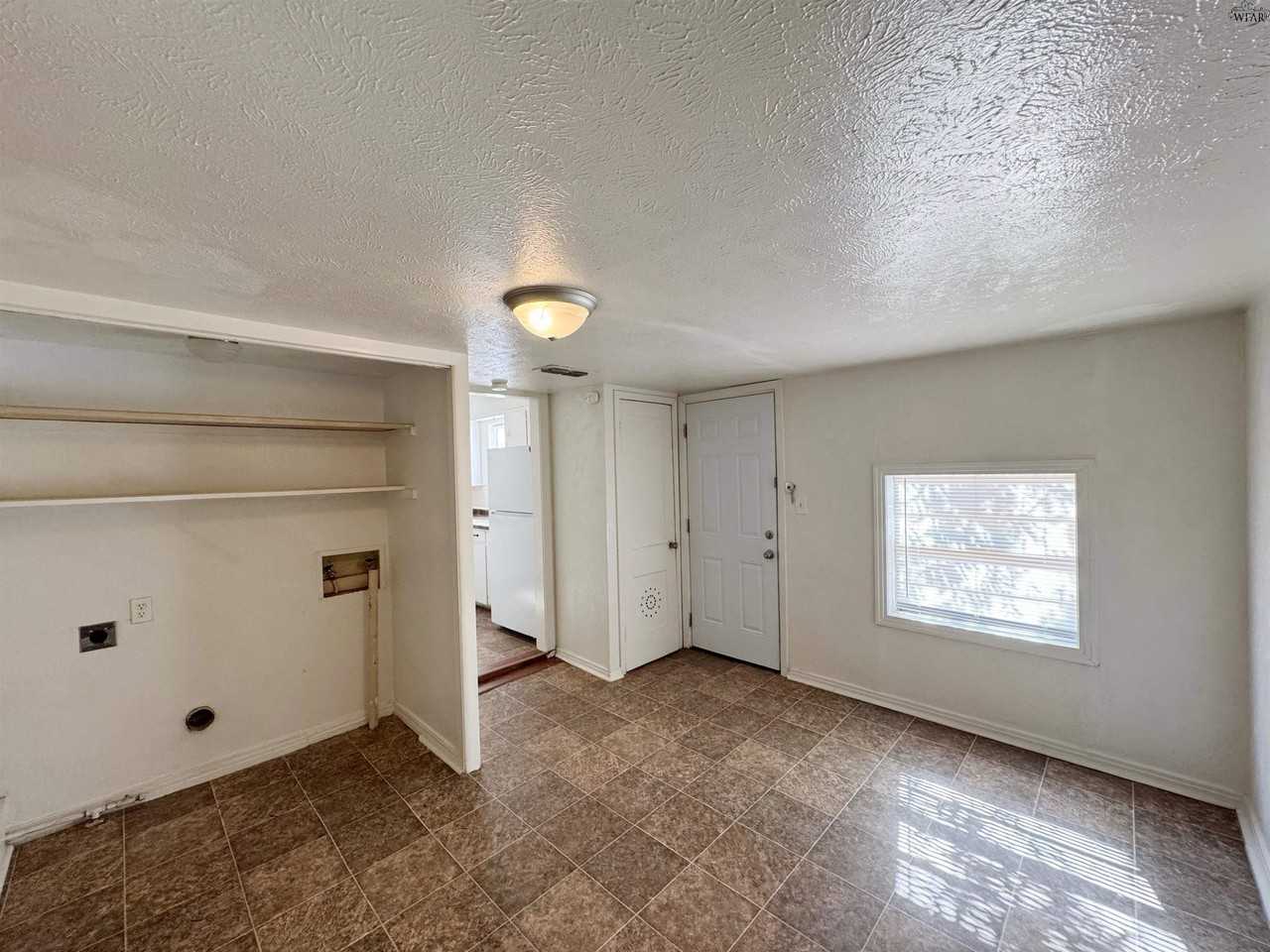 4328 Featherston Ave - Photo 6 of 15