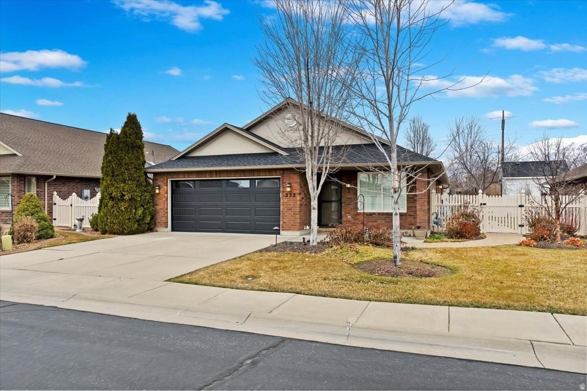 232 Bryce Dr - Photo 2 of 16