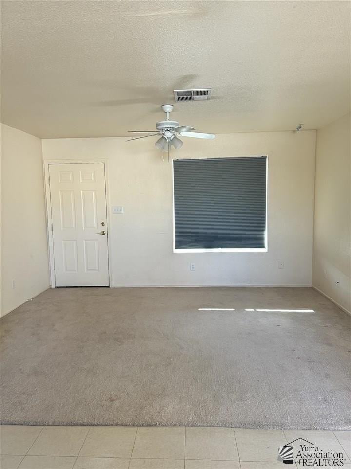 3039 S Tangerine Ave - Photo 3 of 13