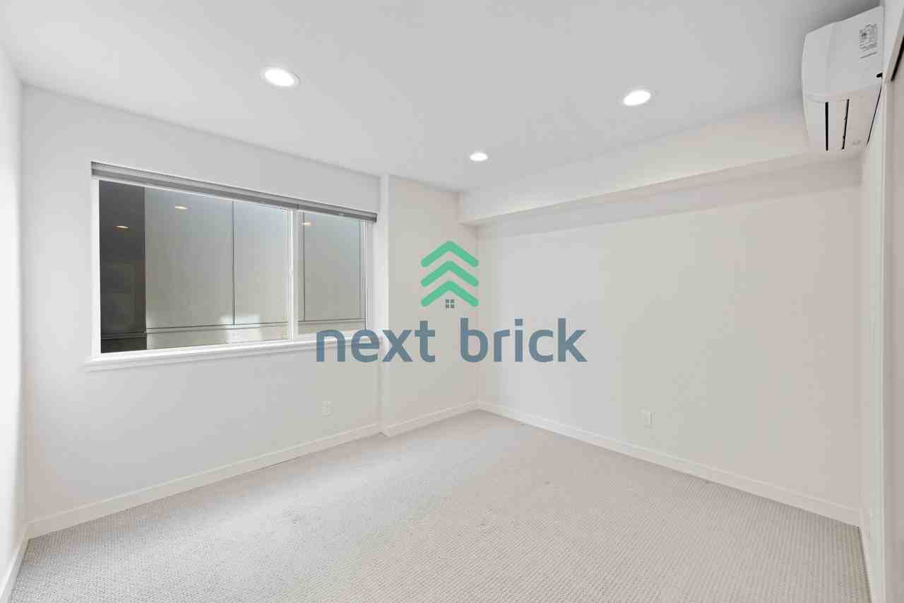 3104C Sw Avalon Way - Photo 3 of 18