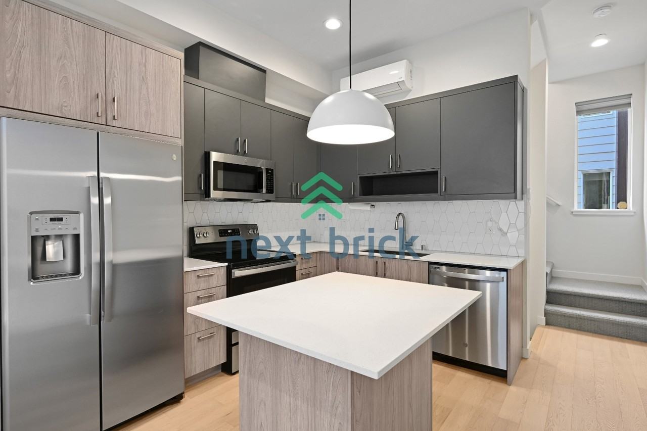 3104C Sw Avalon Way - Photo 4 of 18