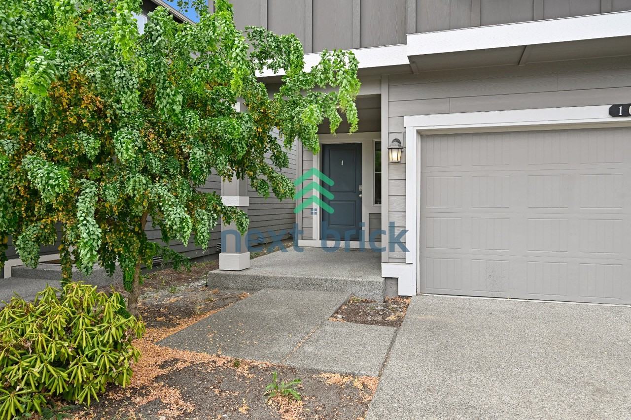10717 187th St E - Photo 5 of 26