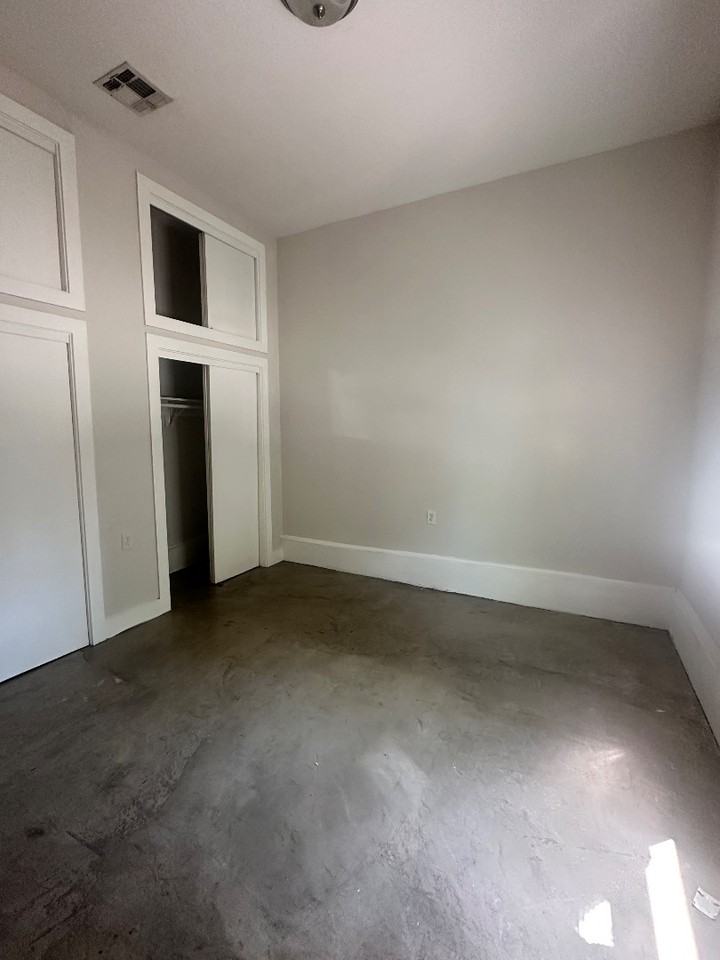 3837 Dhemecourt St - Photo 7 of 9