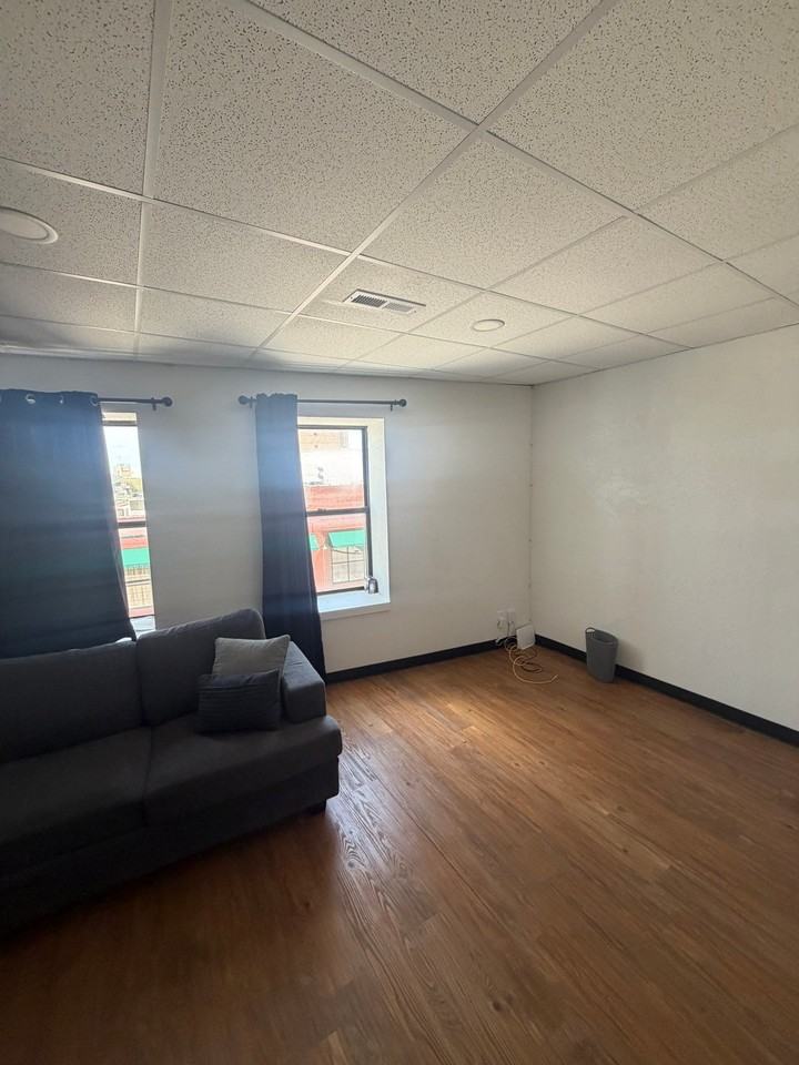 1109 Central Ave #3 - Photo 3 of 7