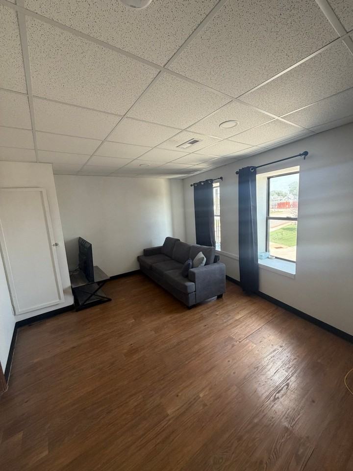 1109 Central Ave #3 - Photo 6 of 7