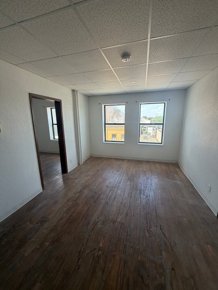 1109 Central Ave #4 - Photo 5 of 7
