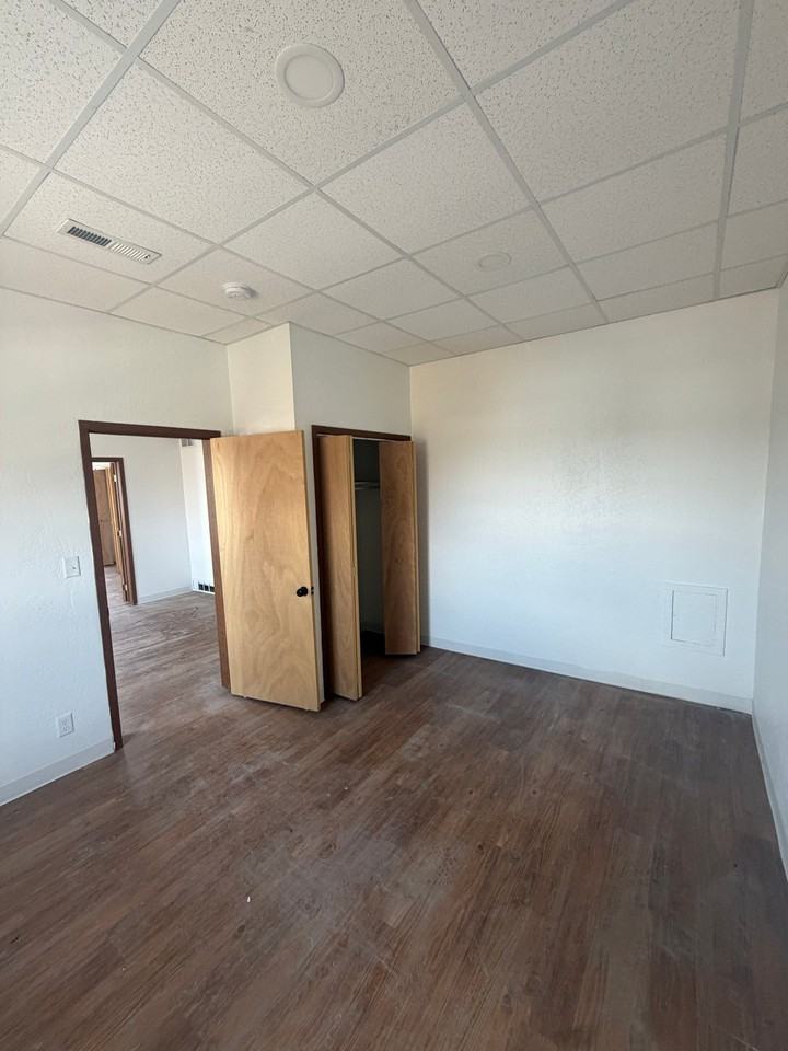 1109 Central Ave #4 - Photo 6 of 7