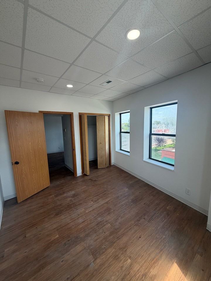 1109 Central Ave #6 - Photo 3 of 8