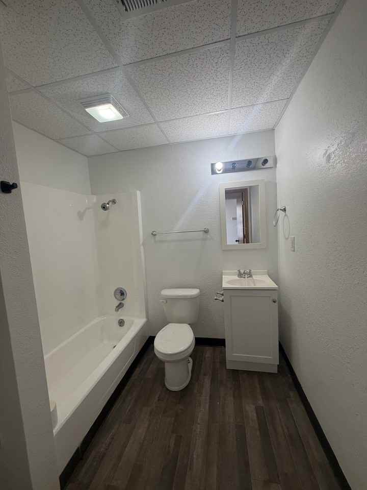 1109 Central Ave #6 - Photo 4 of 8