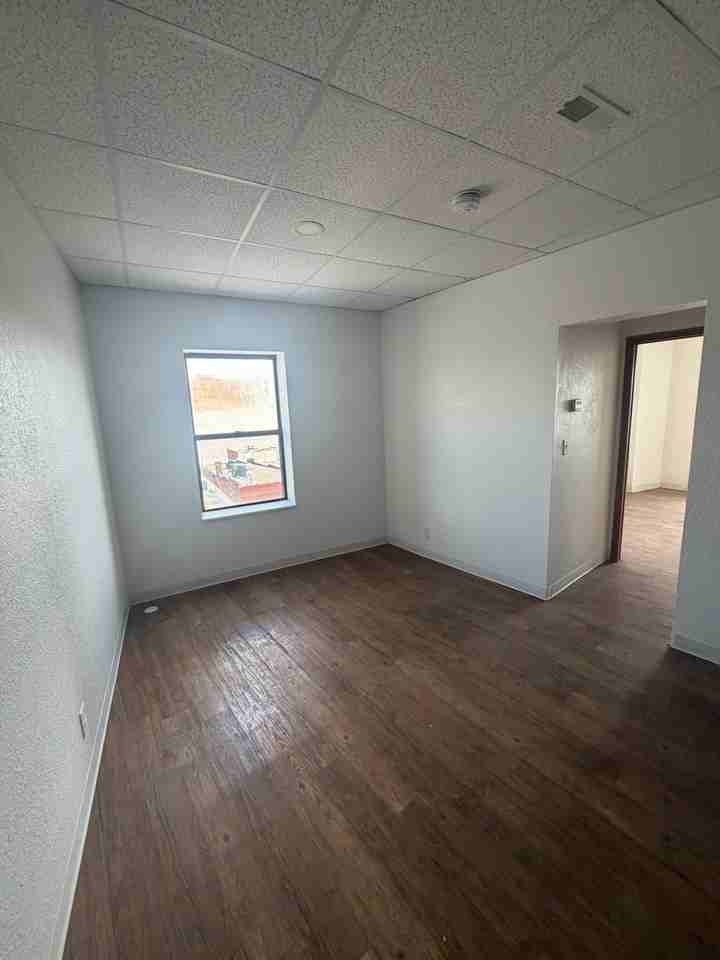 1109 Central Ave #6 - Photo 5 of 8