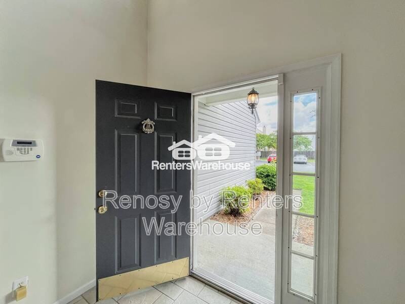 601 Whisper Walk - Photo 4 of 48