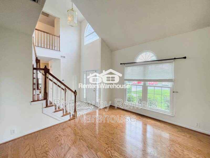 601 Whisper Walk - Photo 6 of 48