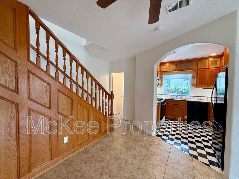 4734 E Mountain View Dr #1 - Photo 5 of 16