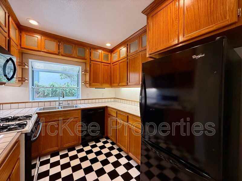 4734 E Mountain View Dr #1 - Photo 6 of 16