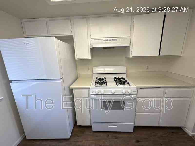 3739 W Myrtle Ct - Photo 5 of 14