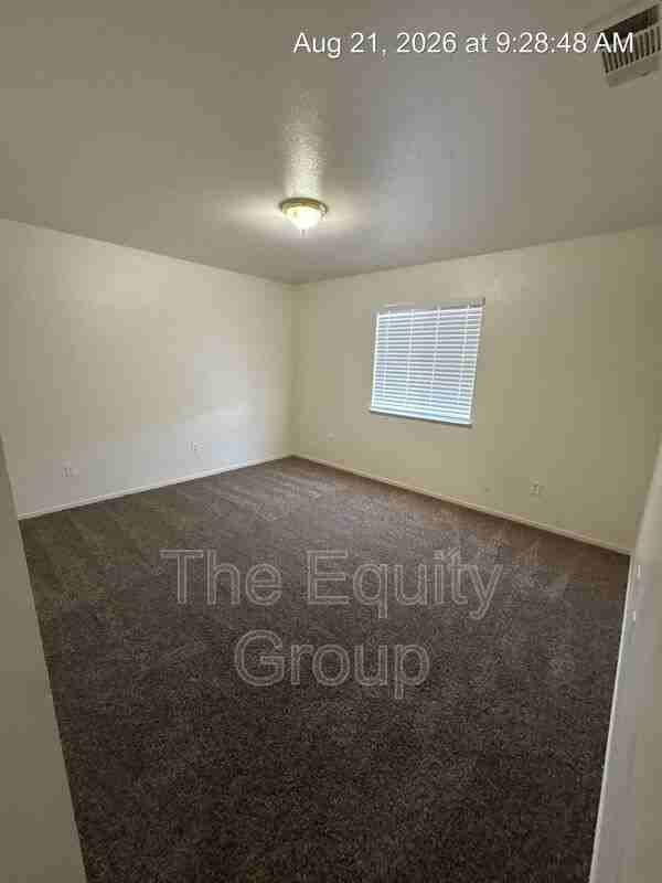 3739 W Myrtle Ct - Photo 6 of 14