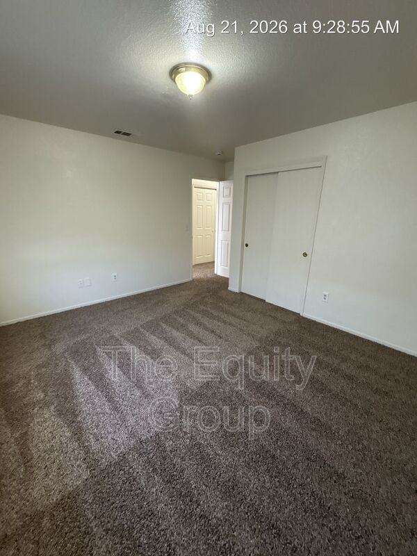3739 W Myrtle Ct - Photo 7 of 14