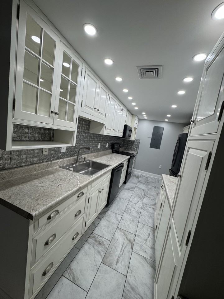 119 W Broad St #2 - Photo 3 of 10