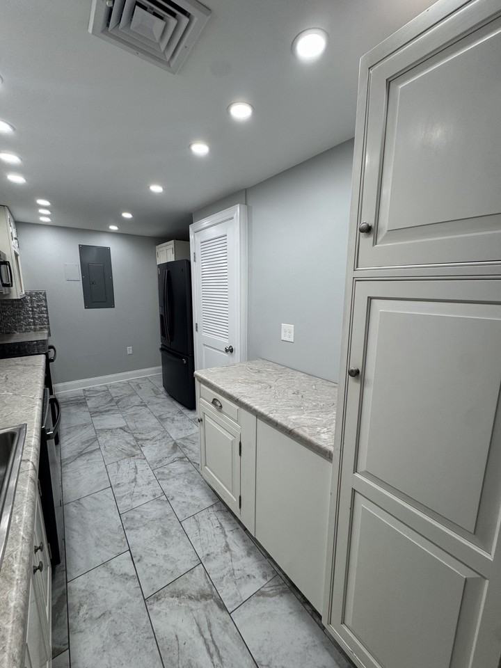 119 W Broad St #2 - Photo 4 of 10