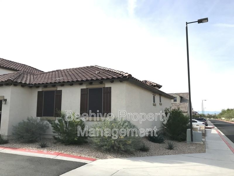 3014 N 72nd St - Photo 2 of 15