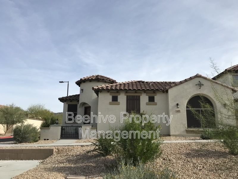 3014 N 72nd St - Photo 4 of 15