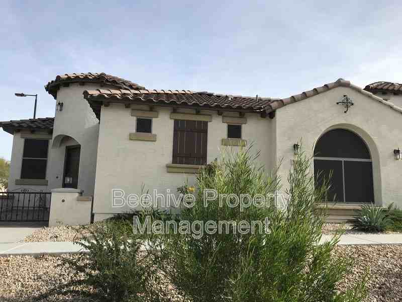 3014 N 72nd St - Photo 5 of 15
