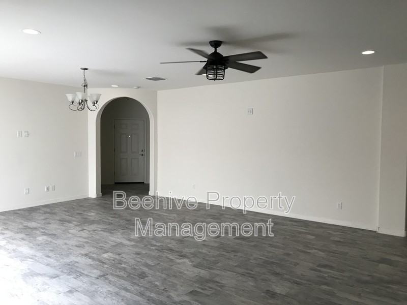 3014 N 72nd St - Photo 6 of 15