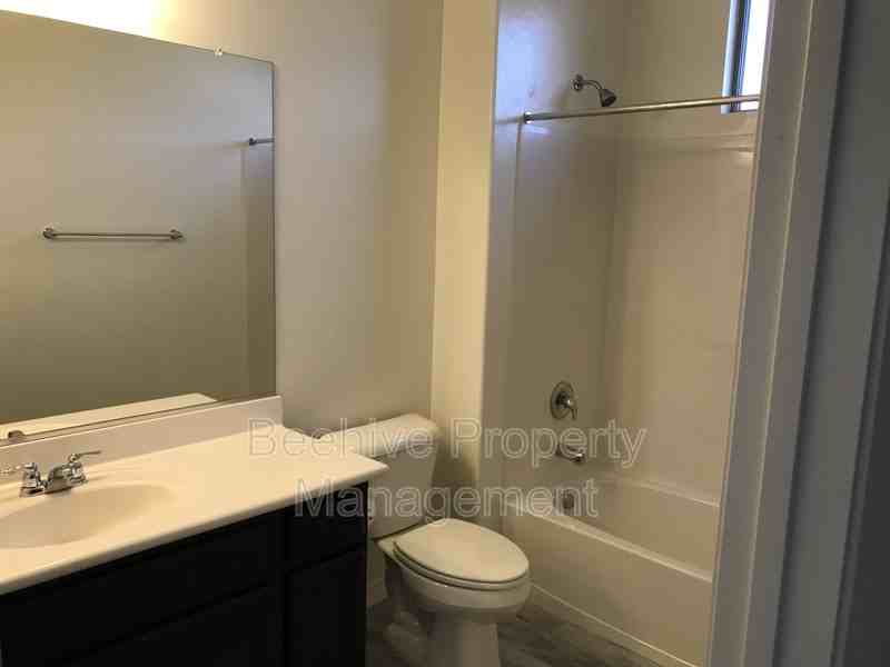 3014 N 72nd St - Photo 7 of 15