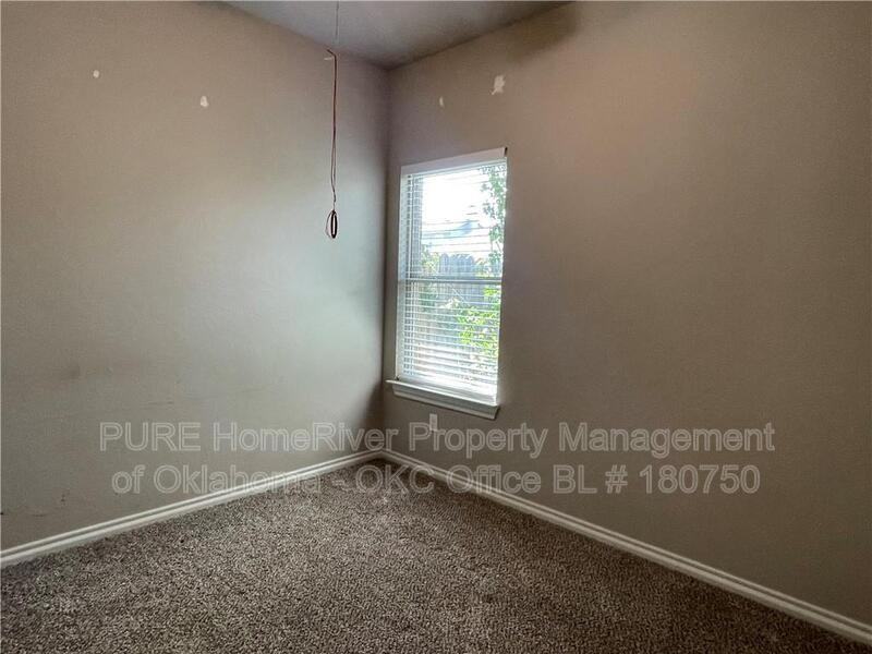 1032 Sw 92nd St - Photo 5 of 12
