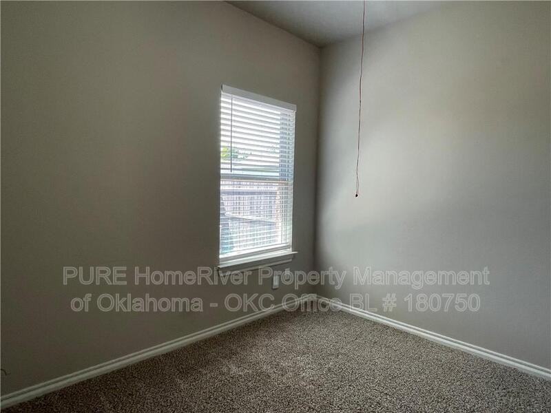 1032 Sw 92nd St - Photo 7 of 12