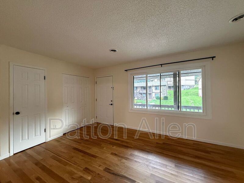 54 Dawnwood Cir - Photo 3 of 16