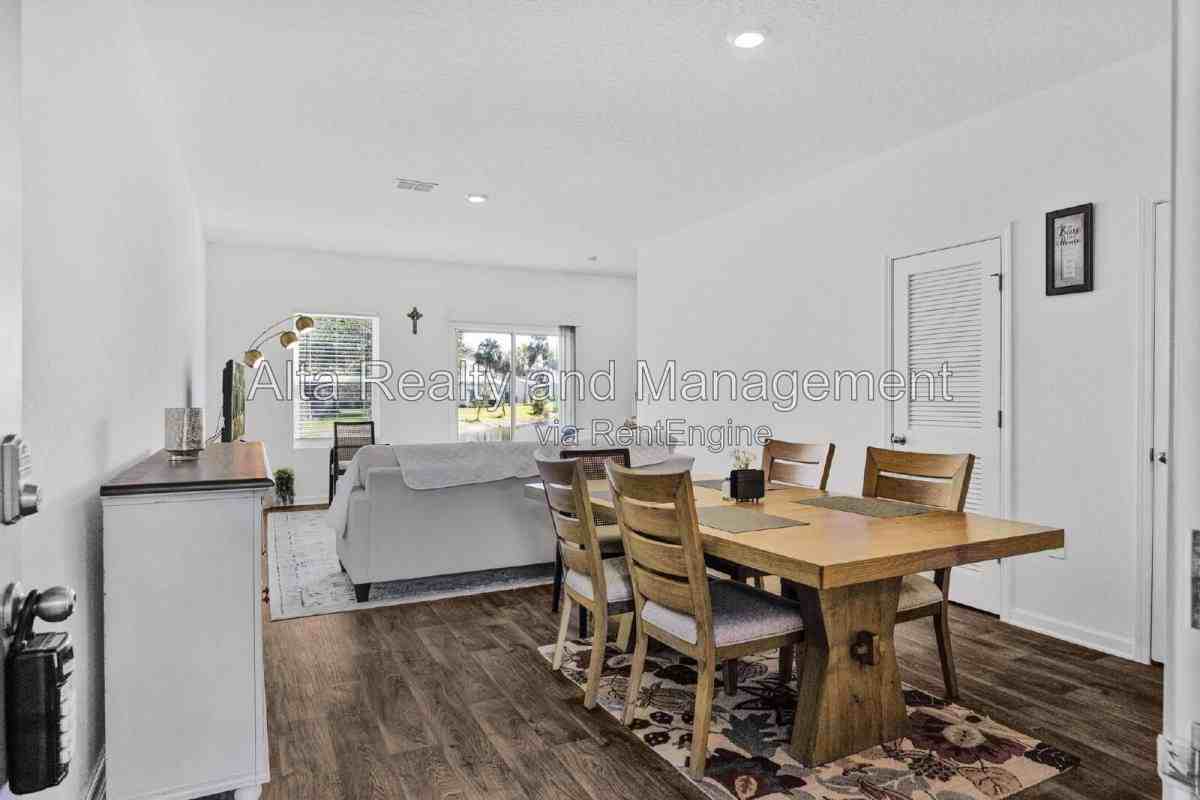 9139 Stony Brook Rd - Photo 3 of 10