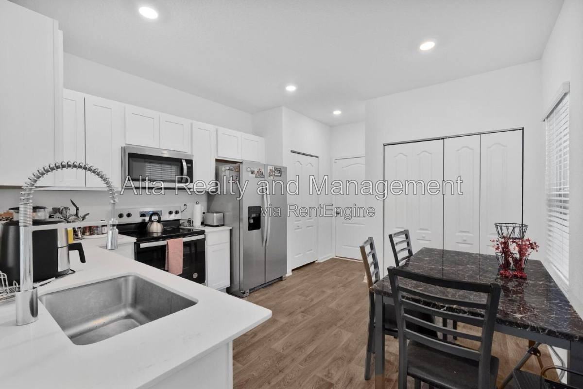 9139 Stony Brook Rd - Photo 6 of 10