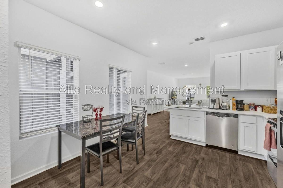 9139 Stony Brook Rd - Photo 7 of 10