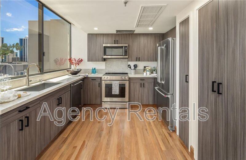 1114 Punahou St #PH3 - Photo 4 of 9