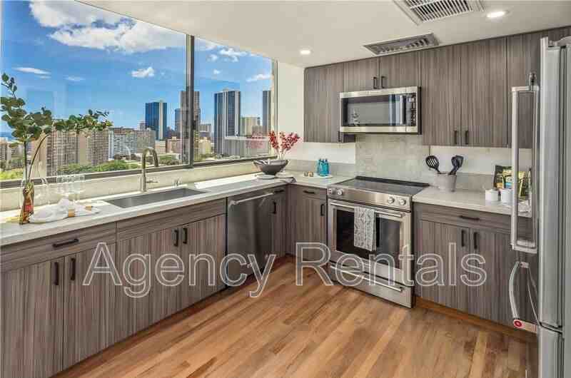 1114 Punahou St #PH3 - Photo 5 of 9
