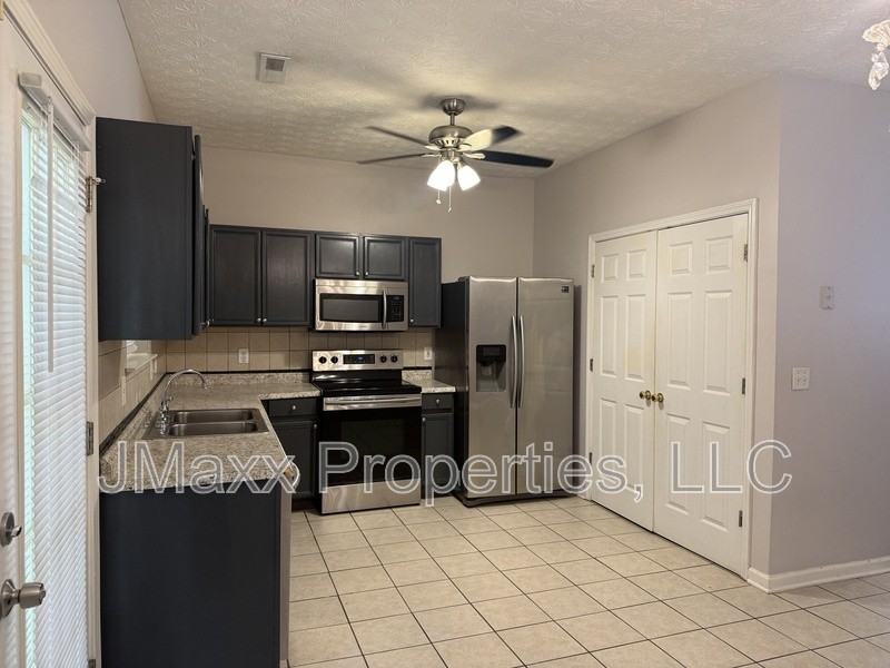 1704 Camden Forrest Trl - Photo 3 of 23